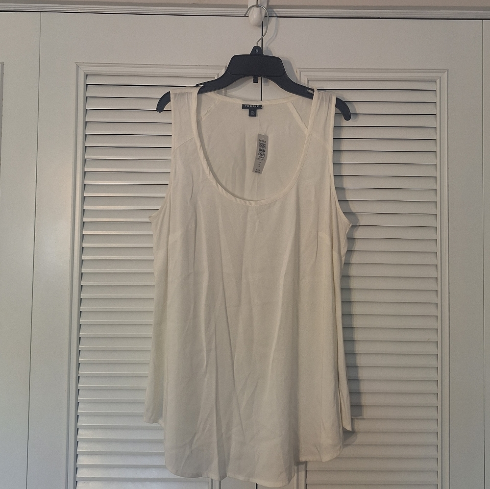 Torrid Challis Essential Tank In Cloud Dancer White Size 00 M/L